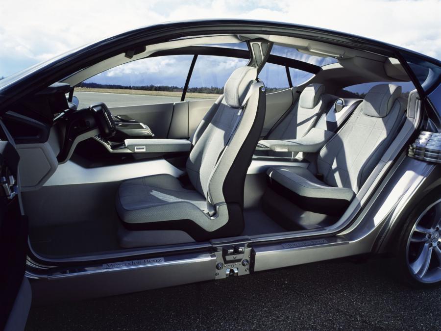  Mercedes-Benz F500 Mind Concept 2003 года  (фото 4 из 14)